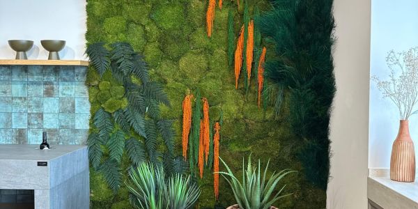 Jardim Vertical Preservado no Showroom da Decorpita: A Nova Tendência em Design de Interiores Sustentável